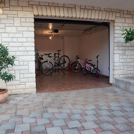 Apartments Luciana & Helena Pula Exterior photo