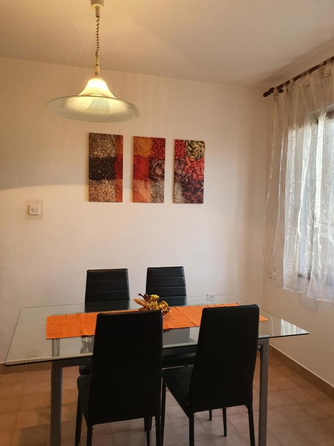 Apartments Luciana & Helena Pula Exterior photo